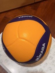 Mikasa V300W 排球