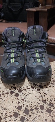 sepatu Hiking CAMPLINE size 44,5 insole 280 udah goretex tapak tebal bahan RIDGEDGE dari Korea