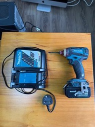 牧田Makita充電器DC18RC 及原廠電池 18V 3.0Ah 加Makita 牧田 18V 衝擊起子機 DTD146