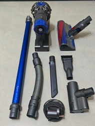 Dyson V6 Fluffy 無線吸塵機，已深層清潔，跟全新副厰電池，100%正常