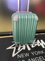 18 inch expandable luggage 18吋可擴展行李箱 50 x 34 x 22-5cm