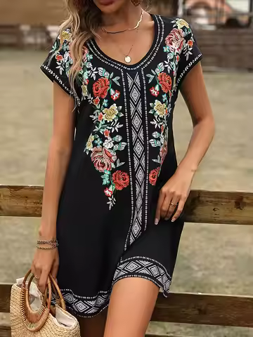 Black Boho Floral Print Dress, Round Neck Short Sleeve Ethnic Style Loose Fit Vacation Mini Dress