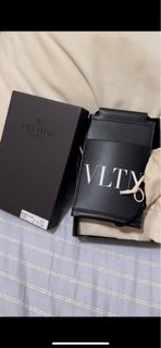Valentino VLTN 手機掛包 99.9%新