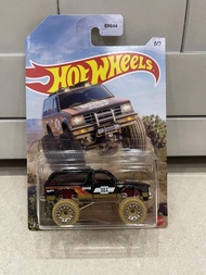 Xe mô hình đồ chơi sự kiện Hotwheels 1:64 - Chevy Blazer 4x4