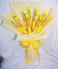 bouquet snack / bouquet wisuda / bouquet murah / buket snack / bucket snack / kado unik /