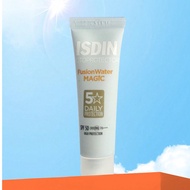 Kem chống nắng dạng lỏng trong suốt ISDIN Fusion Water SPF50, dành cho da mặt nhạy cảm, chống nắng c