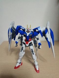 Bandai 1/144 HG 00 Gundam + 00 Raiser