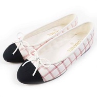 香奈兒 (CHANEL) 24P G45591 芭蕾舞鞋，飾有 Coco MarkRIBON，羊皮平底鞋/芭蕾舞鞋，黑色、白色、紅色，RED，帶鞋盒和防塵袋，意大利製造，成色極佳。