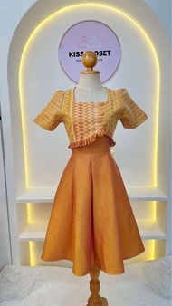 N540 ชุดเดรสผ้าทอลาย คอเหลี่ยม แต่งกระดุมปั๊ม ระบายช่วงอก ดีเทลแบบใหม่ สวยสุดๆ กระโปรงบาน 8 ชิ้น