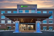 住宿 Holiday Inn Express &amp; Suites Grand Rapids Airport - South, an IHG Hotel