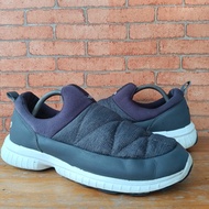 Sepatu TNF Slip On Size 43