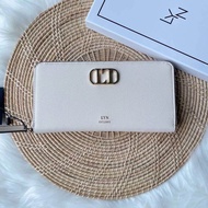 กระเป๋าสตางค์ใบยาว lyn หนัง epsom Outlet 💯%