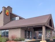 Super 8 By Wyndham Sudbury On