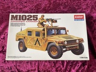 全新 Academy 1:35 M1025 裝甲車模型