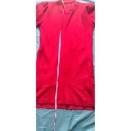 2-hand red sweater about 80 M long, L wears well