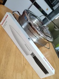 KitchenAid   26cm雙耳煲連蒸盤            美國品牌優質厨具表表者                3.6公升深鍋蒸燉毋須頻密加水            優質不鏽鋼歷久常新  