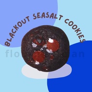 Blackout Seasalt Cookies