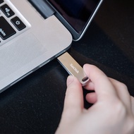 Sandisk CZ74 32GB/64GB/128GB/256GB Ultra Luxe Usb3.1 Flash Drive