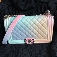 Chanel Boy 25 限量款漸層彩虹手袋