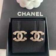 全新 new Chanel earrings 23P 香奈兒CC 銀色閃石耳環 ABA322