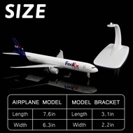 20cm Fedex B777 Airplane Model Toy Kit 1/300 scale Diecast Metal Airplane Model with Stand for Colle