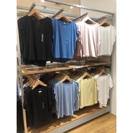 Uniqlo - Woman Tshirt Drape