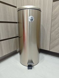 不鏽鋼腳踏垃圾桶