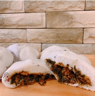 [PRE-ORDER] 冷冻手工梅菜猪肉包 (4pcs) Frozen Handmade Mui Choy Pork Pau (4pcs)