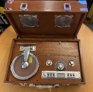 可正常運作 ！行李篋造型木箱收音機CD機擺設 classic 古董vintage luggage