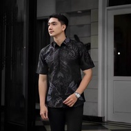 KEMEJA BATIK PRIA LENGAN PENDEK TERBARU MOTIF KAMAL HITAM BAJU BATIK COWOK KEREN MODERN CASUAL