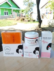 ( PROMO ) Paket Kojisan / Kojie san 3 in 1 Face Lightening Cream 30gr / Kojic Acid Soap 65gr / Serum