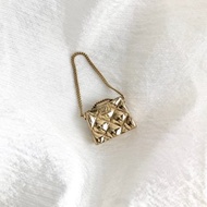【 日本直送　名牌中古包 】CHANEL シャネル ブローチ ゴールド マトラッセ ココマーク vintage ヴィンテージ オールド stizpw