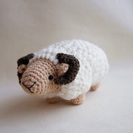 手鉤玩偶 毛線娃娃 手作禮物 角落生物 公羊羊角綿羊咩咩