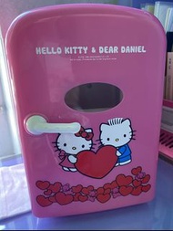 Hello Kitty 迷你冷暖雪櫃