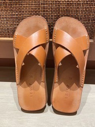 Aesop Shoes 手縫植鞣革拖鞋-橘棕