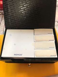 ROYCE 收藏版Post-it set，有個小櫃桶。Royce friends之選！