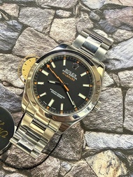 🌈🌈新返貨啦🌈🌈 ROLEX Milgauss 116400 40mm ✨黑面 🖤橙色閃電秒針 ⚡️橙白雙色夜光時標 🔗連原裝 72400 蠔式三株實心鋼帶 ⚡Cal.3131 自動機芯 💎狀態極佳🌟