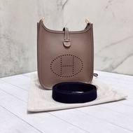 [全新] Hermes 大象灰 x 藏藍色肩帶 金釦 Mini Evelyne 16 2代短帶