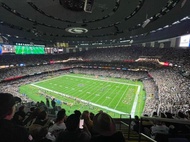 Pertandingan Sepak Bola New Orleans Saints di Caesars Superdome