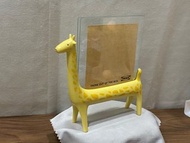 Free shipping 免運費 早期 塑料 長頸鹿 相框 黃色 動物 玻璃相框 簡約 可愛 居家 櫥窗 辦公桌 擺飾 giraffe figurine glass photo frame