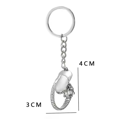 Vintage Game Aliens Predator Key Chain Alien Queen Keychain Fashion Metal Pendant Necklace Movie Key