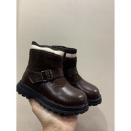 [Q9] Baby boots