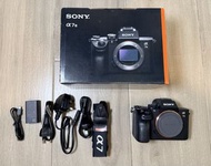 Sony A7III 機身（快門約 7 萬）連原盒、原廠電池、SmallRig L 架、Commlite F 轉 E 轉接環