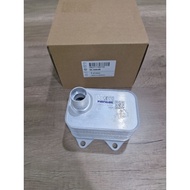 Volkswagen VW CCZ EA888.2 Engine Oil Cooler Passat B7 CC Golf MK6 Audi A4 A5 A6 Q3 Q5 06J117021J