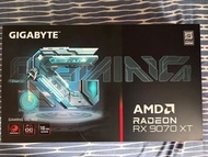 Gigabyte Radeon ™ RX 9070 XT GAMING OC 16GB GDDR6連同Eva顯卡支架