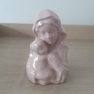 patung porselen Bunda Maria