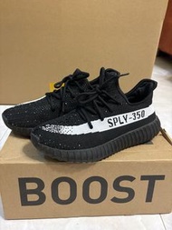 US 7.5 Yeezy Boost 350 V2 Carbon Grey
