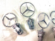 ดาวลอยฝากระโปร่งหน้า Benz  W124 W123 190E