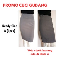 DW042 Ac*ent Skirt ~ Dark Grey