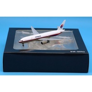 BBOX4010 Alloy Collectible Plane Gift JC Wings 1:400 Malaysia Airlines Boeing B777-200ER Diecast Air